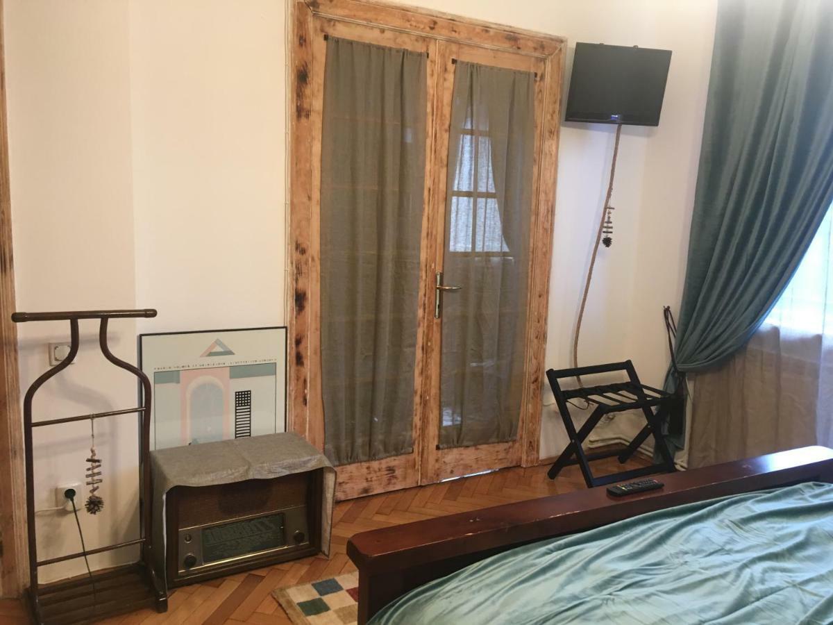 Vintage Apartment Bukarest Eksteriør billede