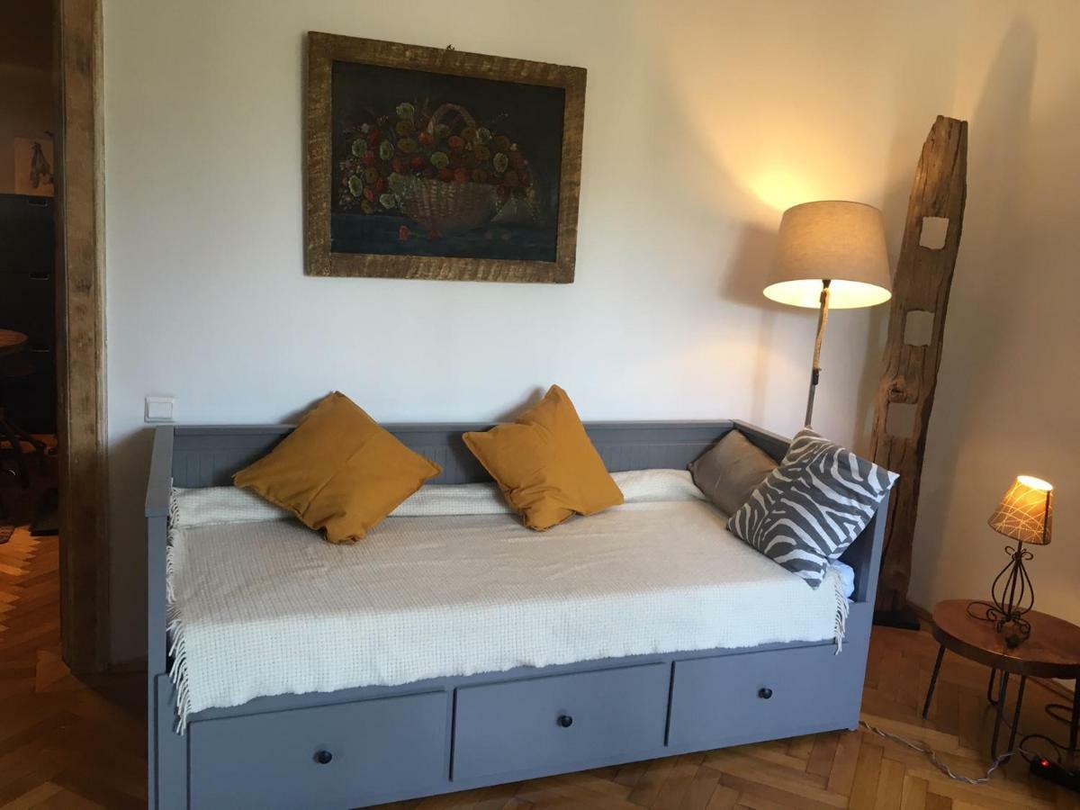 Vintage Apartment Bukarest Eksteriør billede